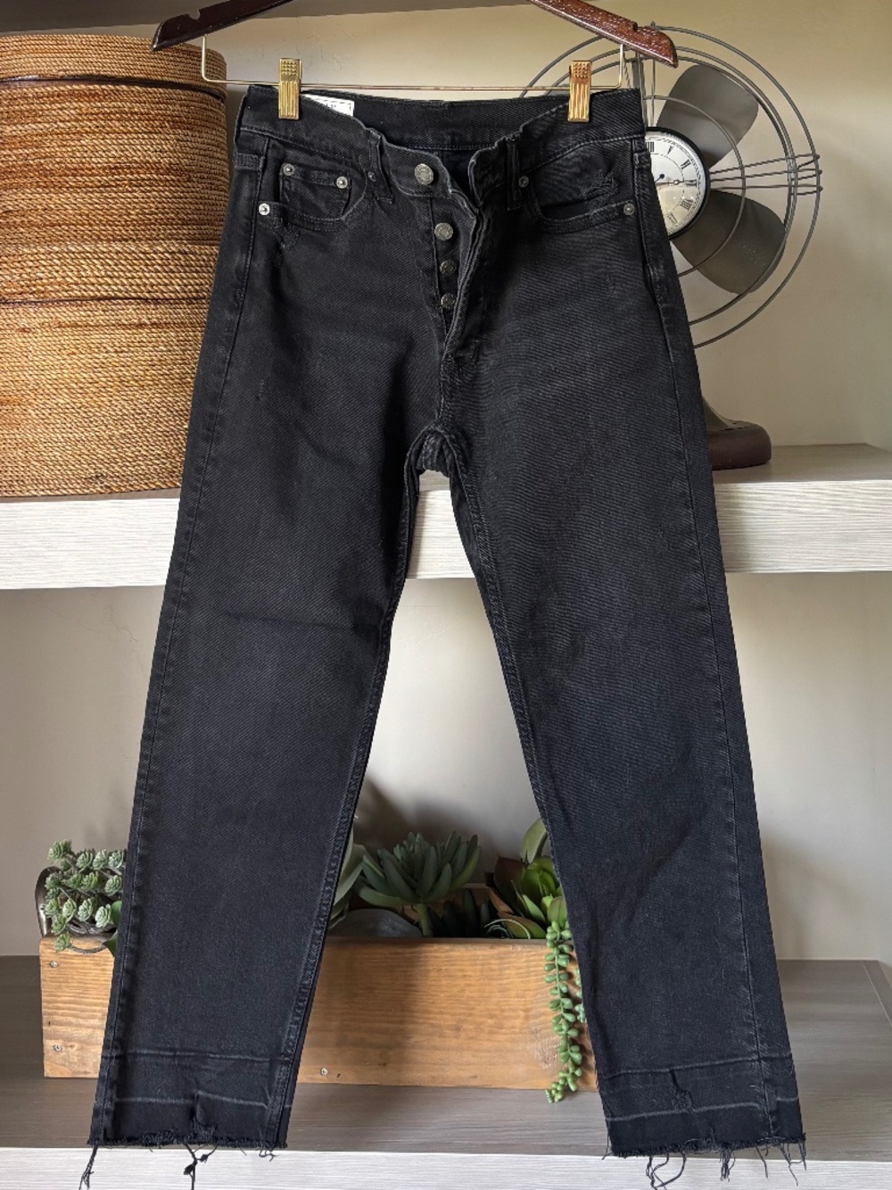 GAP Black Button-down Fly Cheeky Straight High-rise Raw Hem Jeans 25/0 Regular